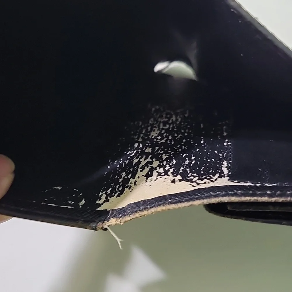 LOUIS VUITTON Small Black Epi Wallet - Picture 9 of 12